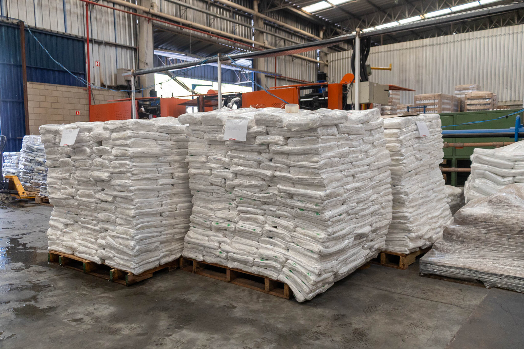 Pallets de sacos embalados